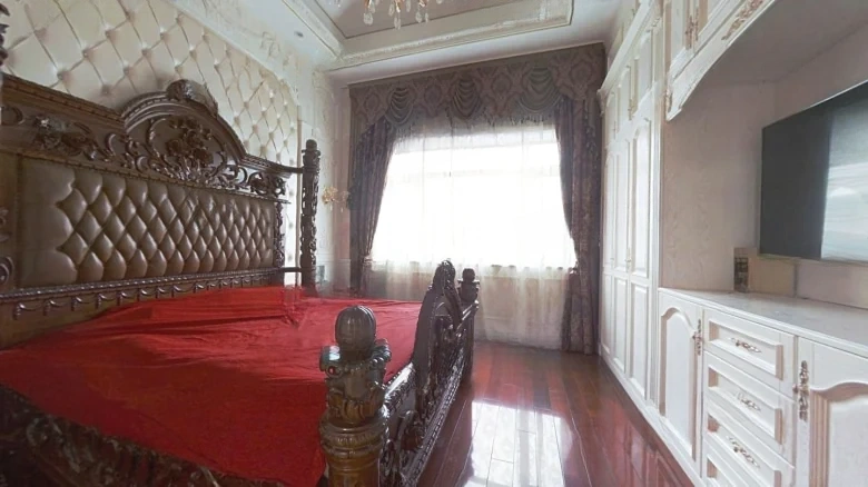 Jadeite Manor - View 5