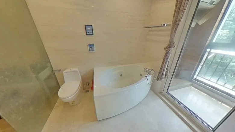 Hua Yuan Swan Castle - View 9