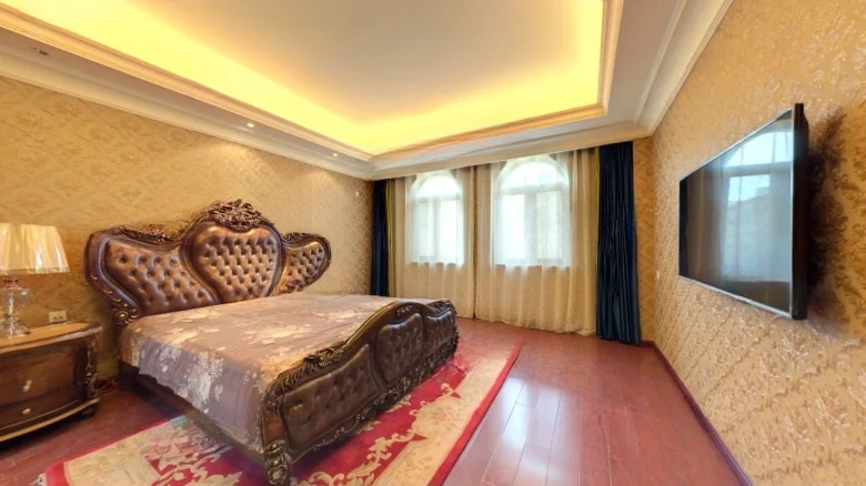 Cambridge Manor - View 4