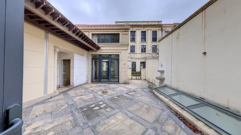 Dongcheng Courtyard Compound - View 21