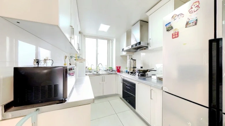 Left Bank Style - View 5