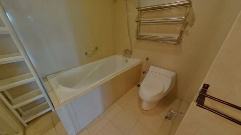 Observation Lake International - View 10