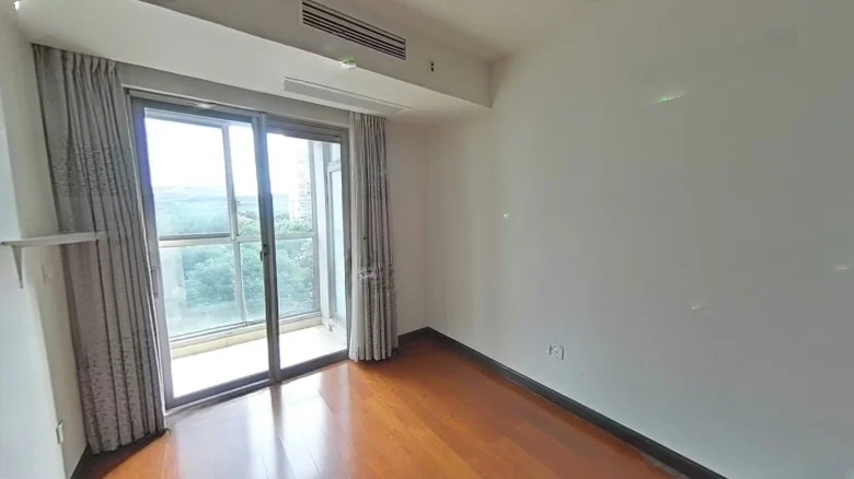 Harmonious Windy Elegance - View 5