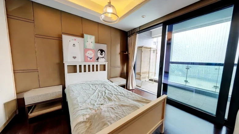 Heavenly Dragon Pavilion - View 4