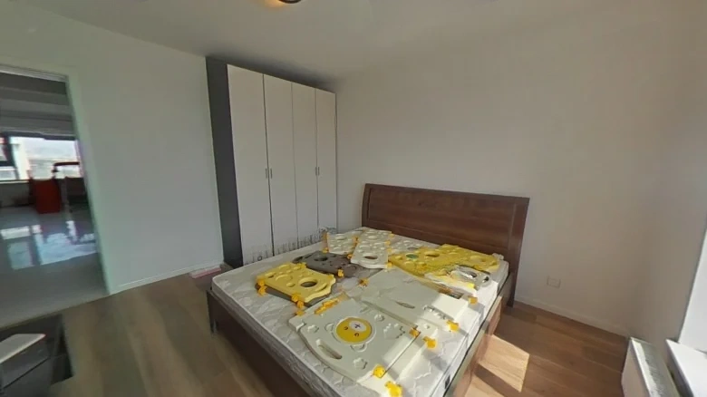 Beauty New World Golden Marvel Garden - View 2