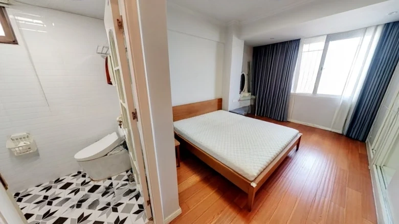 Nationality Road - View 6