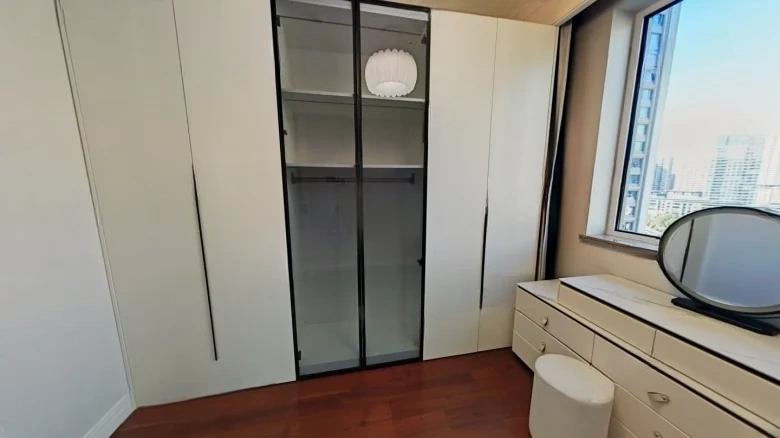 Gentleman's Residence Name Court - View 5