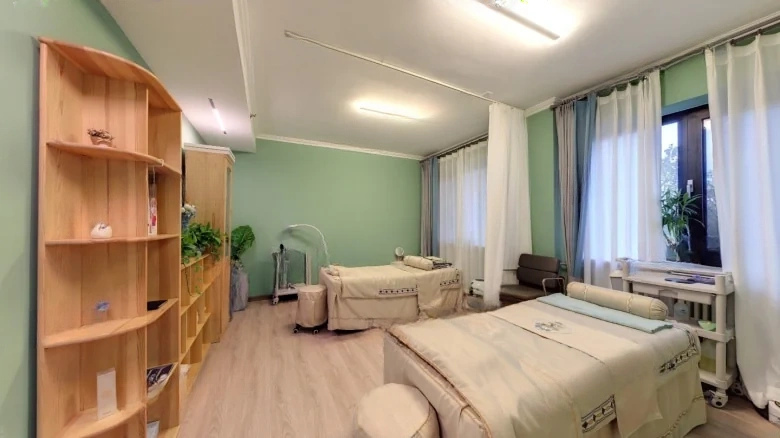 Round Square Apartments - View 2