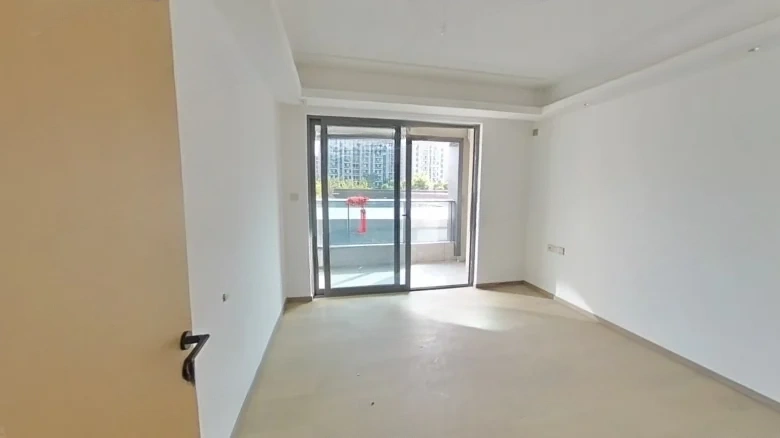 Lunar Peak Premium Emerald Court - View 3