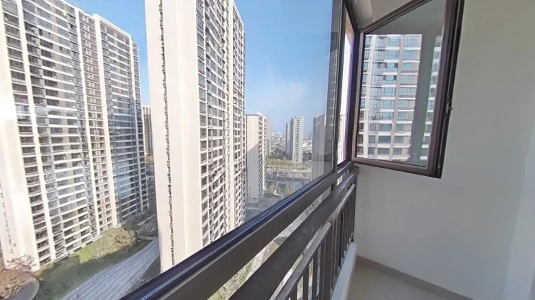 Silent Wave Mountain - View 13