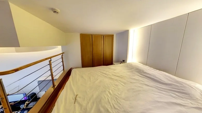 Round Square Moon Island Pavilion - View 2