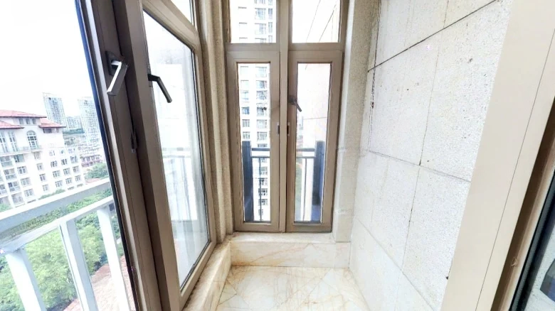 Vanke Lake Heart Island - View 12