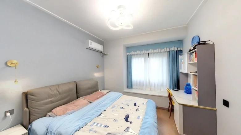 Lake Hill Origin - View 2