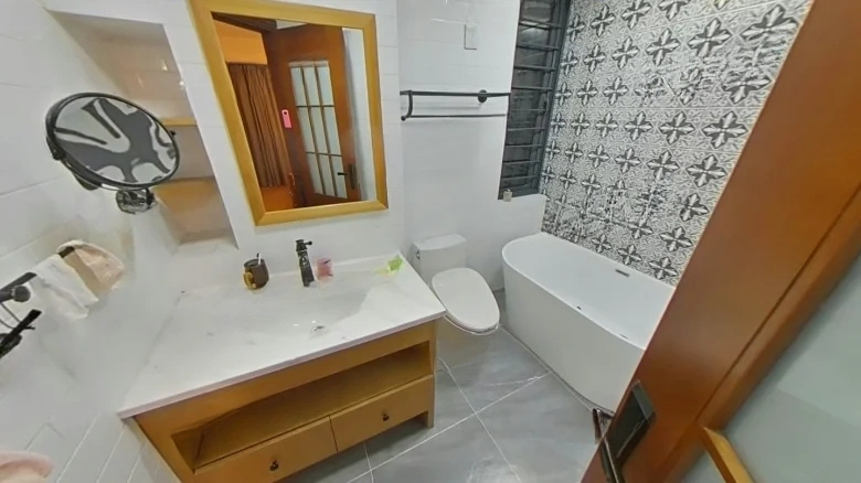 White Gold Coast - View 9