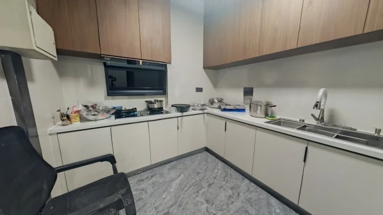 Shun City Commercial Street - View 14