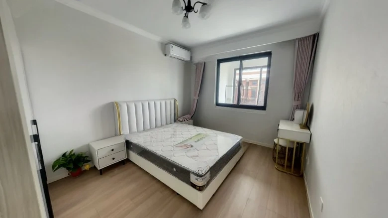 Bright Garden - View 2