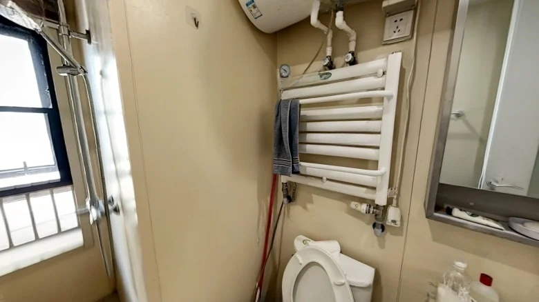 Expensive and Golden Street - View 4