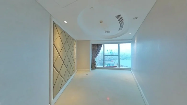 East Sea Road 9号注：在翻译中，“号”通常保留不变，因为它有特定的地址含义。如果需要完全西化的表达，可以进一步处理为“NO. 9 East Sea Road”。根据要求只返回翻译文本的原则，此处仅提供前一部分翻译 - View 2