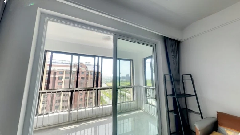 Bright Garden - View 9