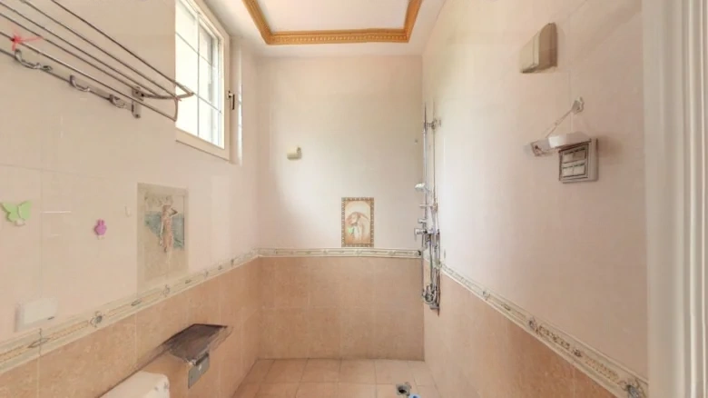 Ahquedain Manor - View 15