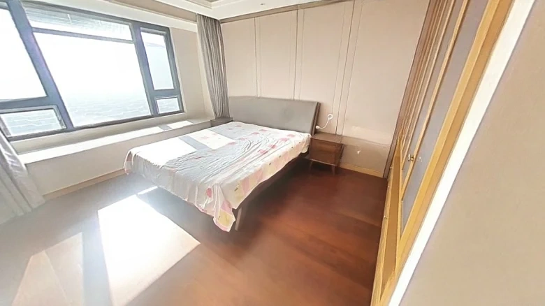 Platinum Delight Rhinoceros Lake - View 2