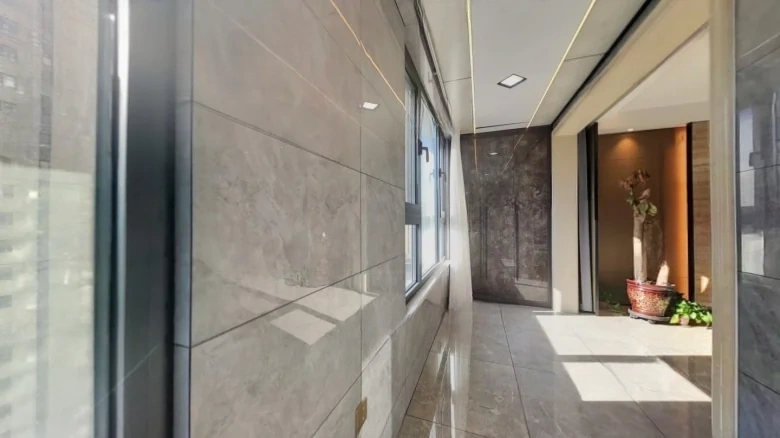 Poly Western River Moon - View 10