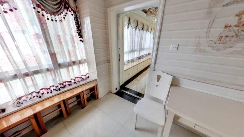 Phoenix Perch Paulownia - View 13