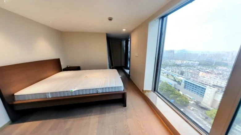 Majestic Gold Throne - View 1