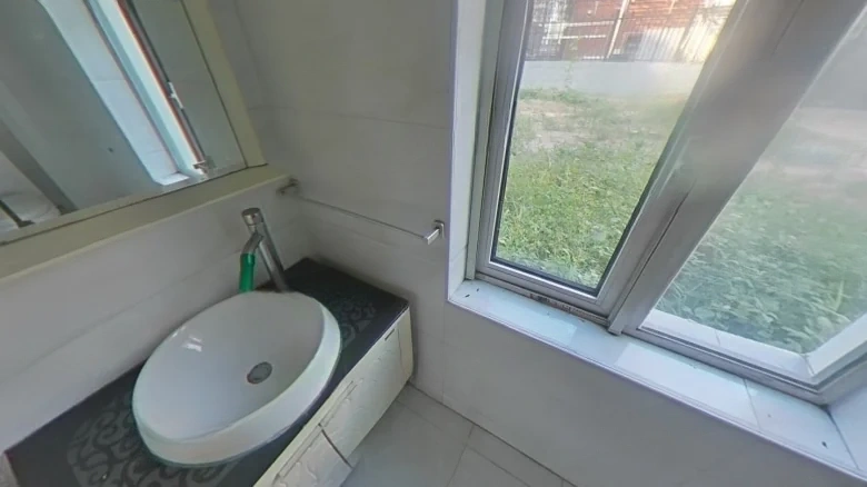 Longyin Li - View 12