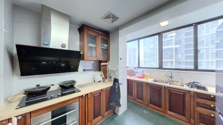 Rongke Thirty Thousand Feet - View 9