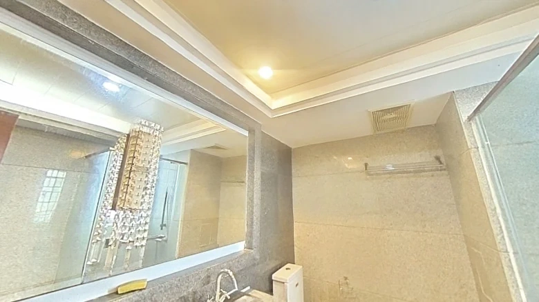 Eccentric Bay - View 10