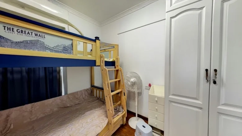 Poly Modern Square - View 2