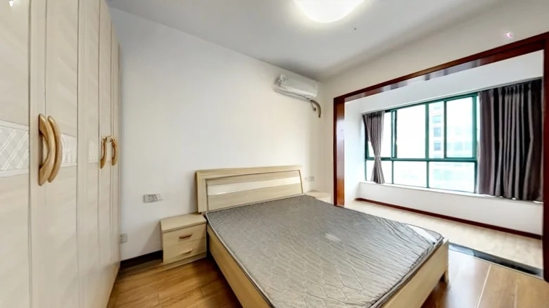 Metropolis Fashion Trend - View 3