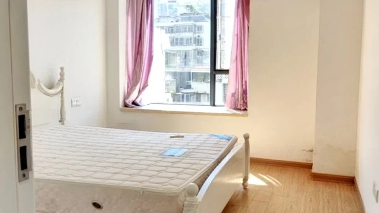 Jade Lake Manor - View 4