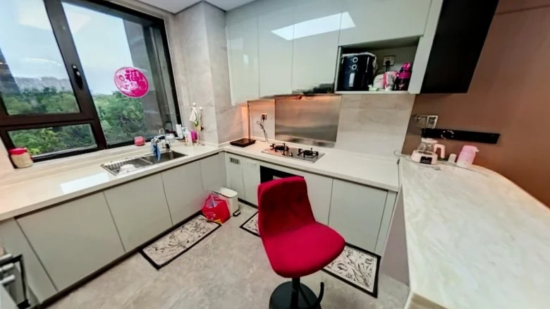 Poly Western River Moon - View 7