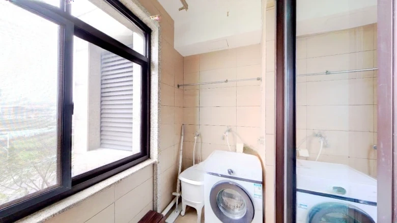 Palace Residence of Treasured Dragon Imperial Lake - View 10