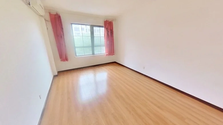 Golden Aromatic Retreat - View 2