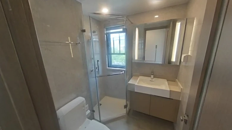 Liangjiang Li Cheng Lake Spring Residence - View 9