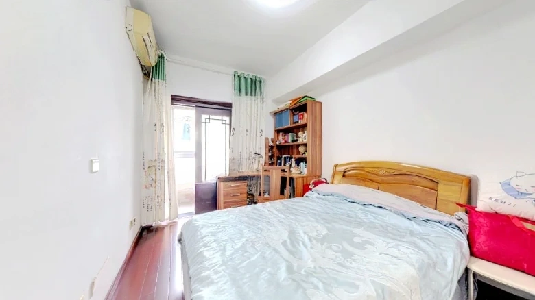 Dragon Roar Plaza - View 2