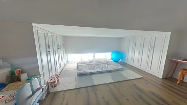 HeDaXiYue الفندكسية The direct translation does not form a coherent English compound name, so phonetic representation is provided. For better integration into an English context, it could be adapted as - View 7