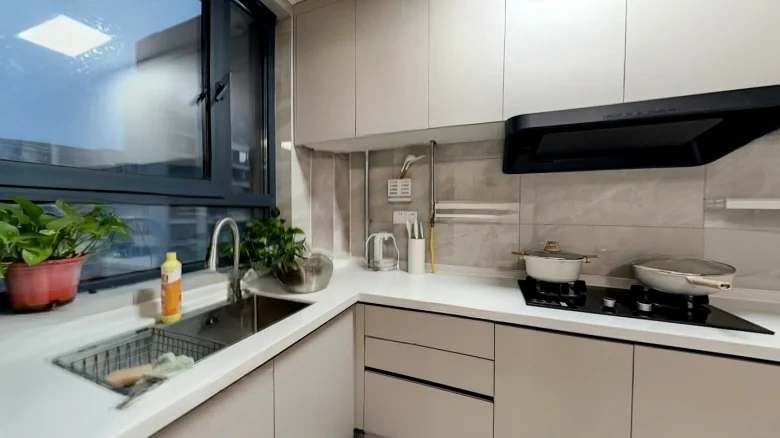 Lvti IFC Central Residences B13 Zone - View 8