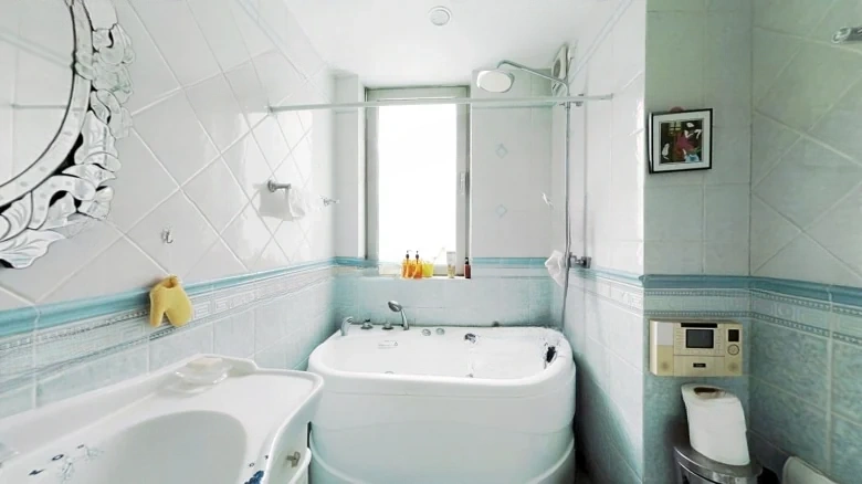 Luxin Changchun Garden碧桂苑Bgtv注意，对于“鲁信长春花园”，正确的翻译应该是：Luxin Changchun Garden对于“碧桂苑”部分没有直接对应的上下文，如果您需要这部分的翻译，请提供完整信息或确认是否为另一独立名称。基于当前请求仅返回给定文本翻译的原则，“碧桂苑”的翻译未包含在内。如果碧桂苑是另一个要翻译的名字，请单独告知。 - View 8