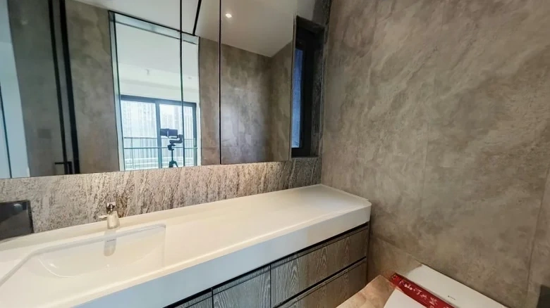 Riverfront Mansion Riverside - View 8