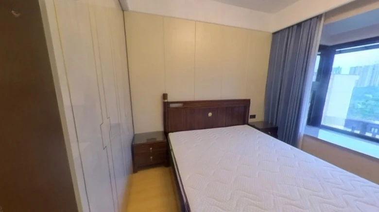 Spring Wind South Bank West Garden - View 2