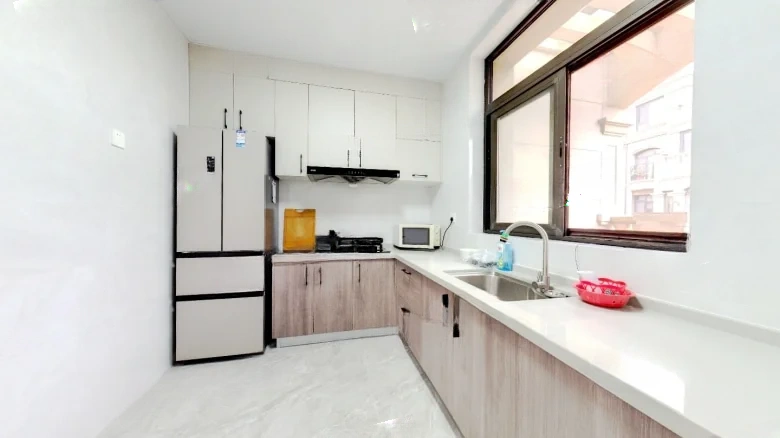 Poly Real Roland Sea Bay - View 12