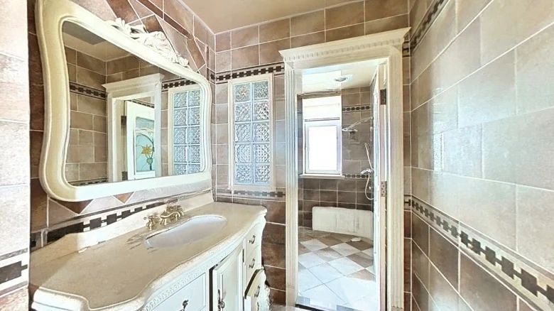 Emperor Pine Bay - View 13