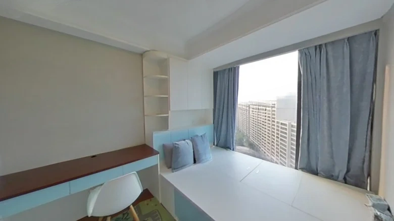 Fusion Creative Riverbank City Waterfront Mansion - View 2