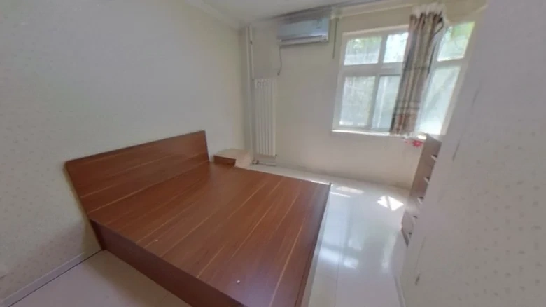 West Third Ring North Road 105 Courtyard - View 1