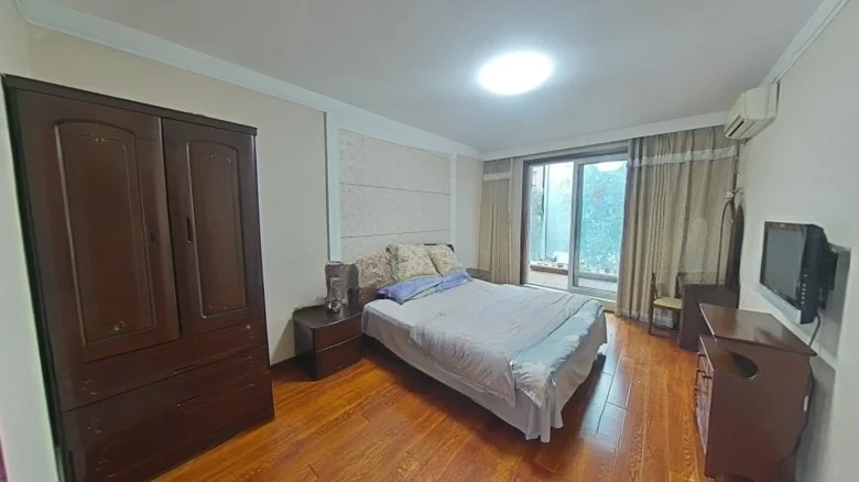 Scholarly Family Residence - View 3