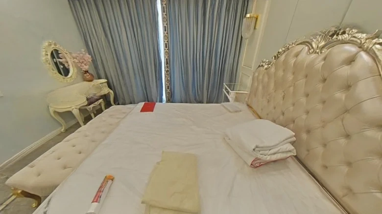 Rongshuo White Elephant Street - View 2